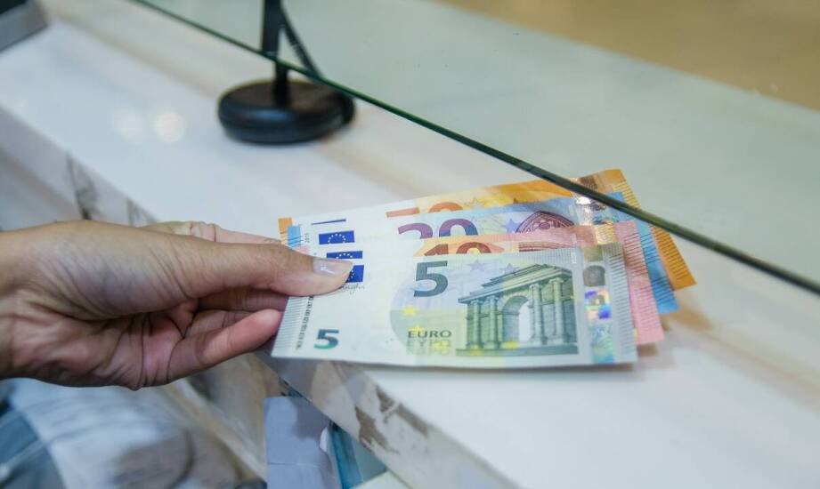 Przegląd oferty wymiany walut w kantorach: co warto wiedzieć przed transakcją?