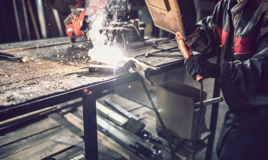 Jakie korzyści przynosi spawanie TIG dla przemysłowych producentów maszyn?