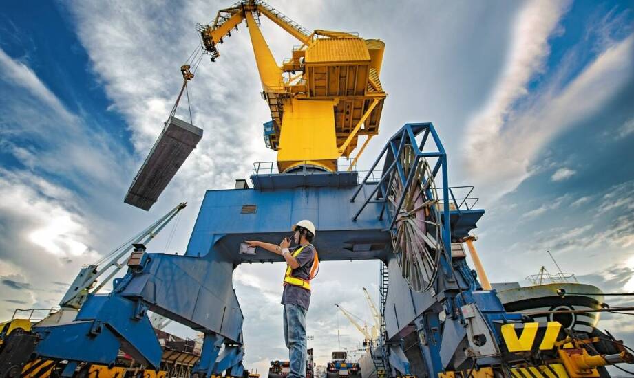 Rola kierownika budowy w realizacji projektów stalowych konstrukcji