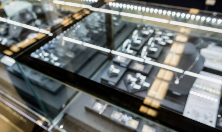 Jakie innowacyjne rozwiązania oferują współczesne robocze stacje dla złotników?