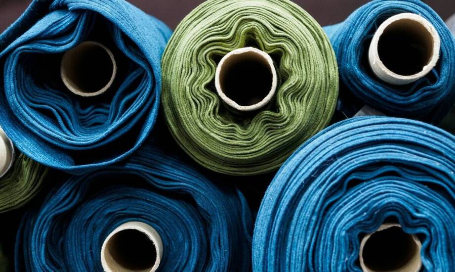 Wzmocnienia w plandekach do wywrotek – dlaczego są ważne?