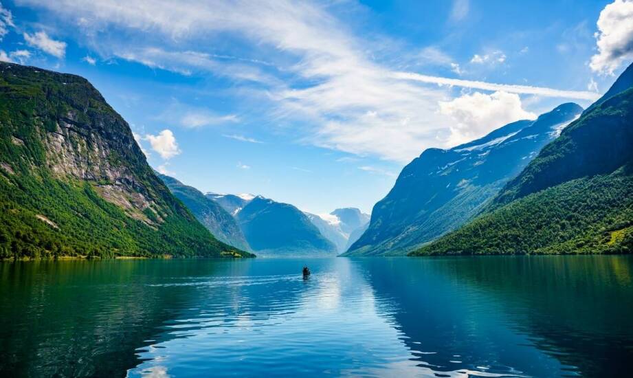 Jak wygląda kompleksowa obsługa spływów kajakowych na rzece Kośnie?