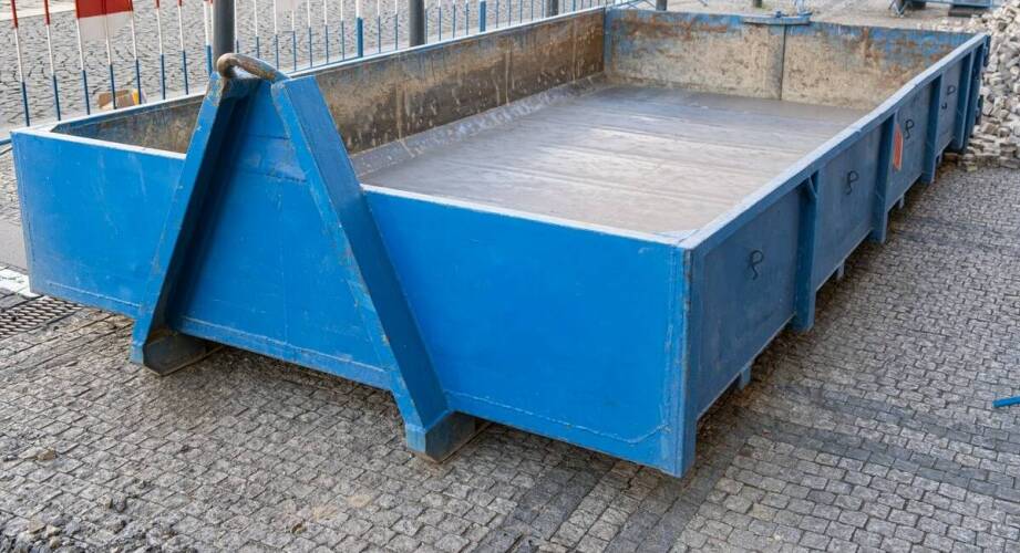 Abrollcontainer mit Bordwänden: Flexibilität und Anpassung an Kundenbedürfnisse