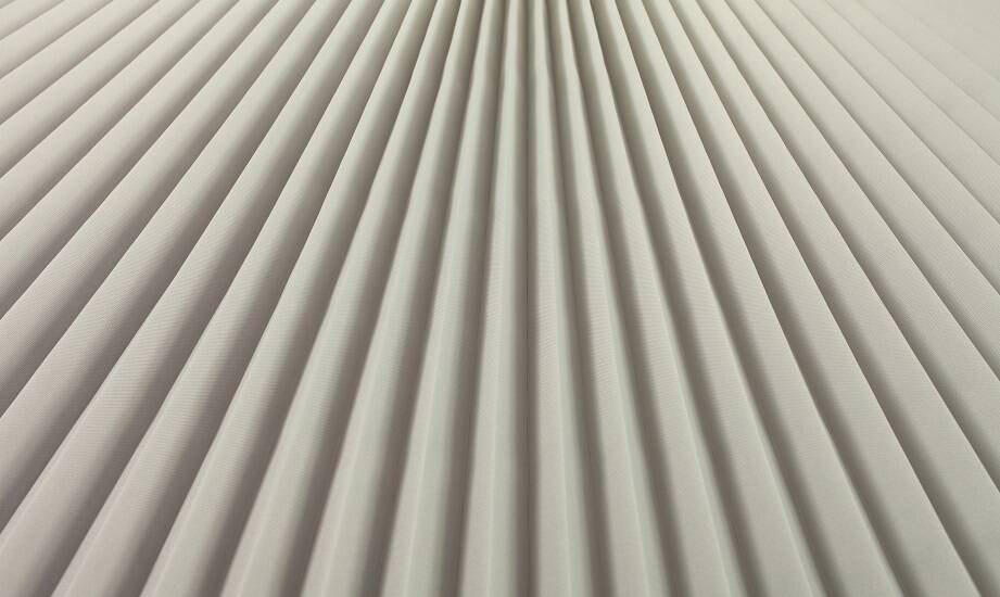 Nowoczesne plisy – dlaczego warto je wybrać do biura?