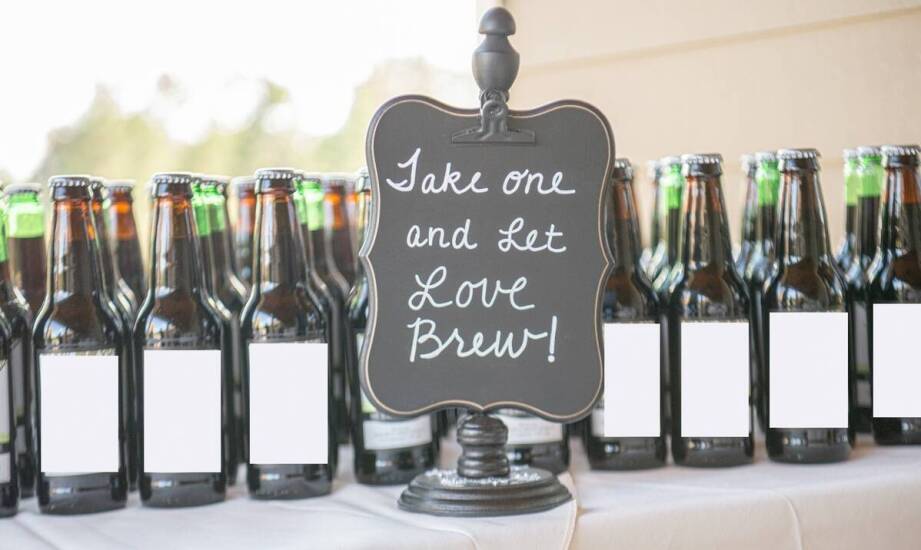 Wybór alkoholu na wesele – jak hurtownie pomagają zrównoważyć budżet?