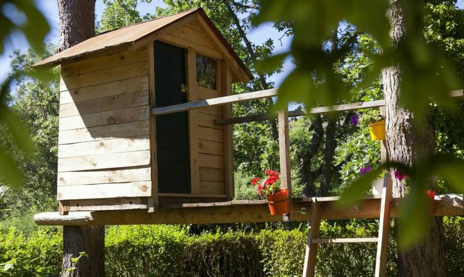 Przewodnik po personalizacji ogrodowych domków – od dachu po drzwi