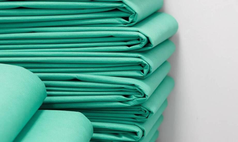 Jakie korzyści płyną z wyboru medycznych kompletów wykonanych w 100% z bawełny?