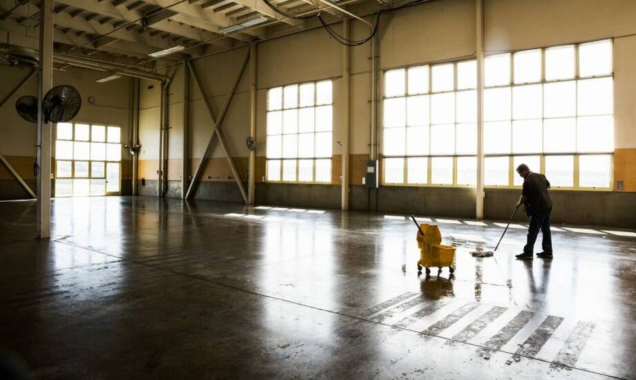 Innowacyjne zastosowania zamgławiania ULV w sprzątaniu w obiektach magazynowych