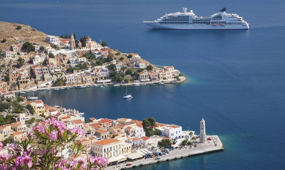 Wycieczki na Symi: Poznaj urokliwe zakątki sąsiedniej wyspy