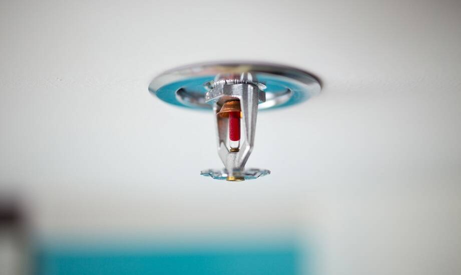 Jak działa system tryskaczowy w czasie pożaru?