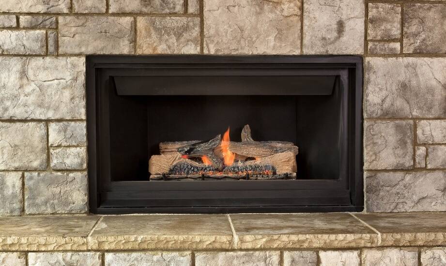 Jak kominki z naturalnego kamienia wpływają na wartość nieruchomości?