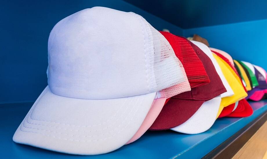 Trendy w personalizacji dziecięcych czapek z daszkiem