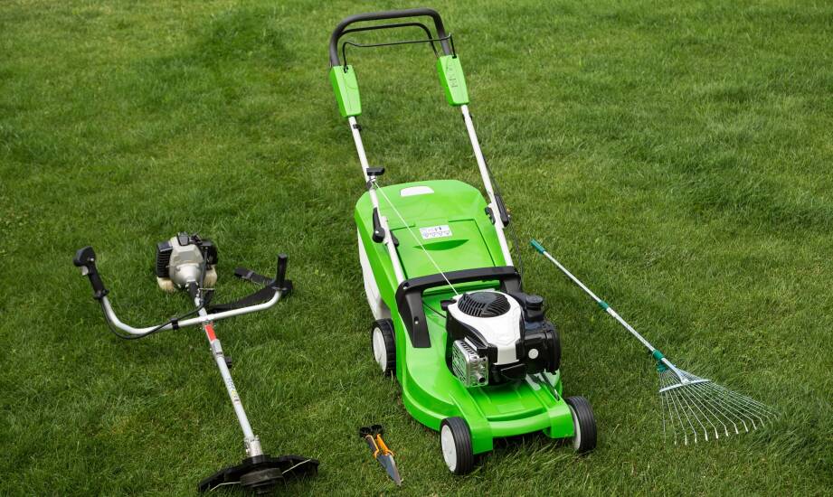 Jak spalinowe kosiarki pomagają w utrzymaniu estetyki ogrodu?