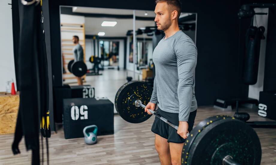 Jakie cechy powinny mieć męskie stroje na siłownię, aby zwiększyć efektywność treningu?