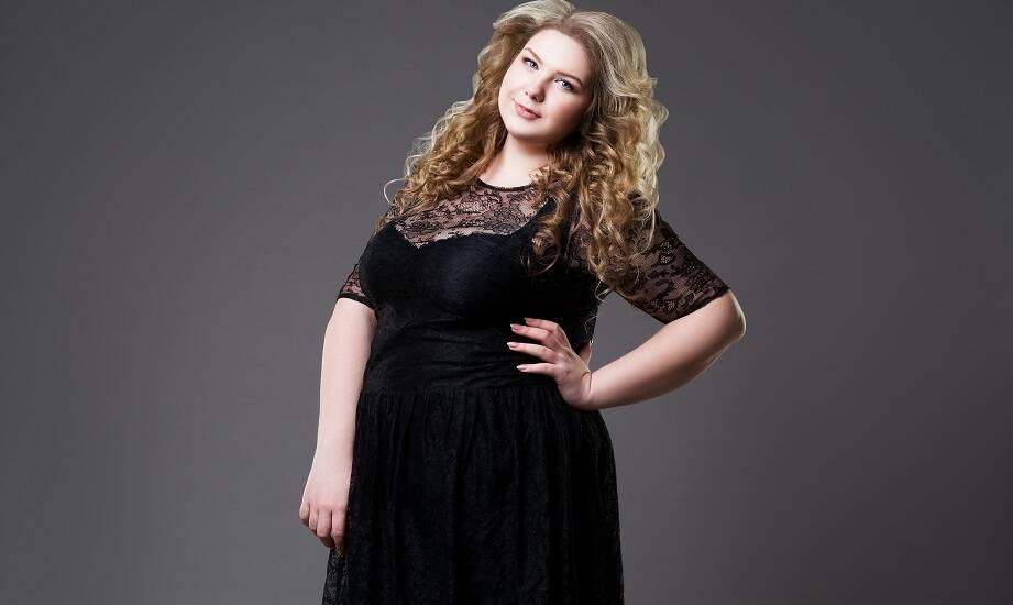 Jak kupować tanie plus size sukienki podczas wyprzedaży?