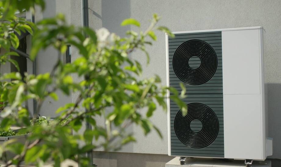 Wpływ pomp ciepła na redukcję emisji CO2 w mieszkalnych budynkach