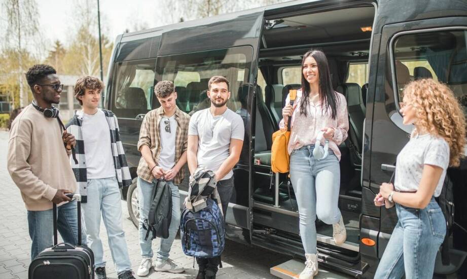 Ekspresowe przewozy osobowe na lotniska: co warto wiedzieć?