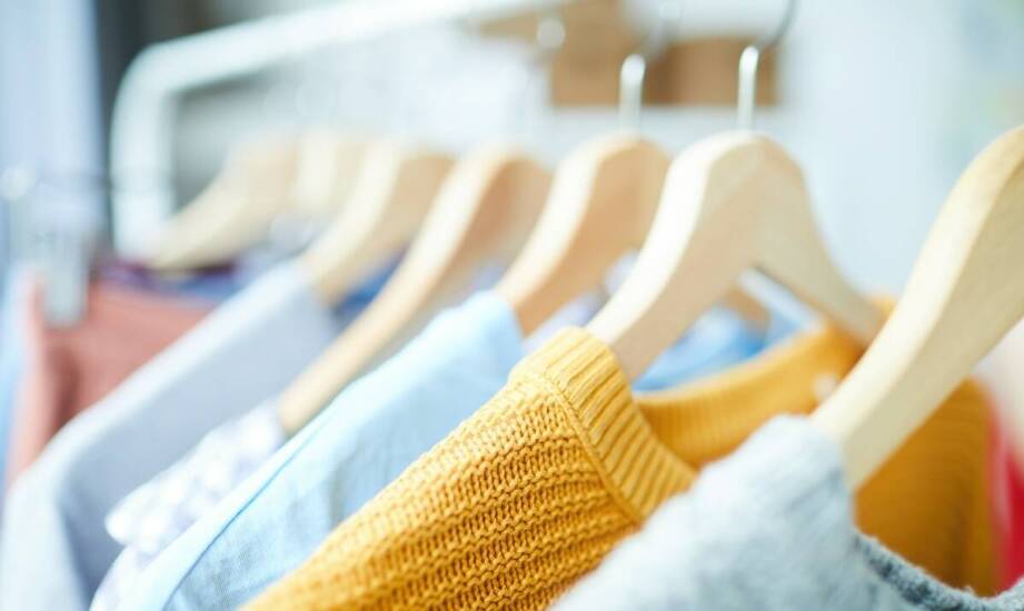 Bluzki dla chłopca z długim rękawem – najpopularniejsze fasony tej jesieni