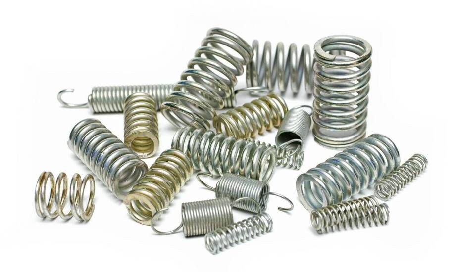 Sprężyny naciągowe na zamówienie – jakie zastosowanie mają w przemyśle?