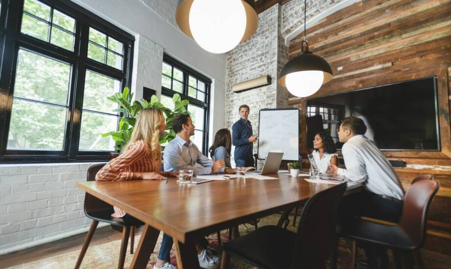 Jak storytelling może zwiększyć zaangażowanie w programach motywacyjnych dla sprzedawców?