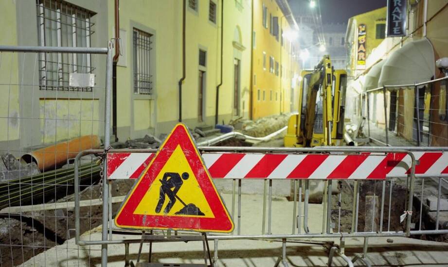 Zastosowanie chodnikowych barierek w zarządzaniu ruchem pieszym