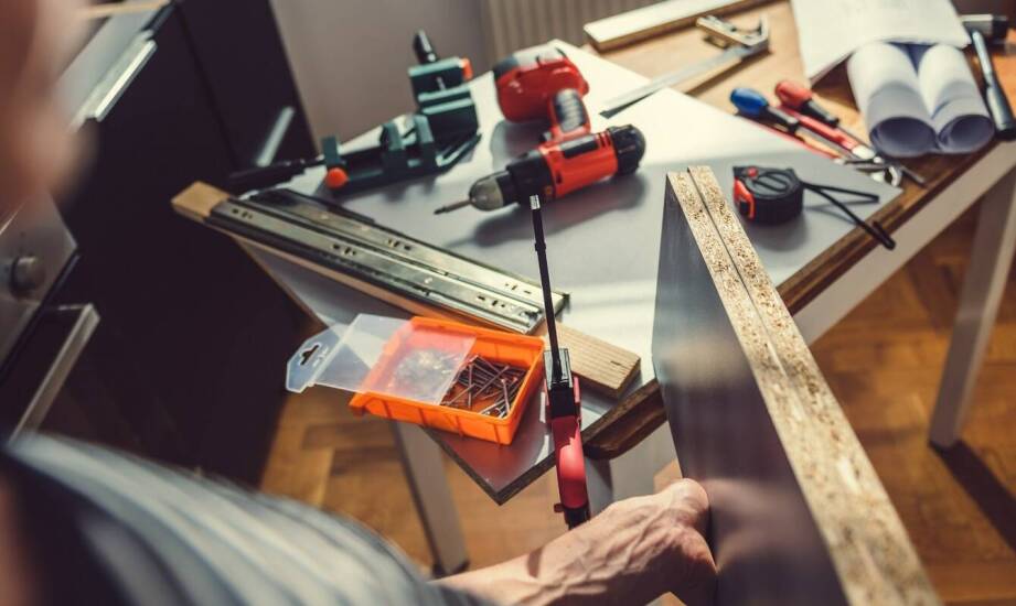 Znaczenie stosowania części od renomowanych producentów przy montażu regałów