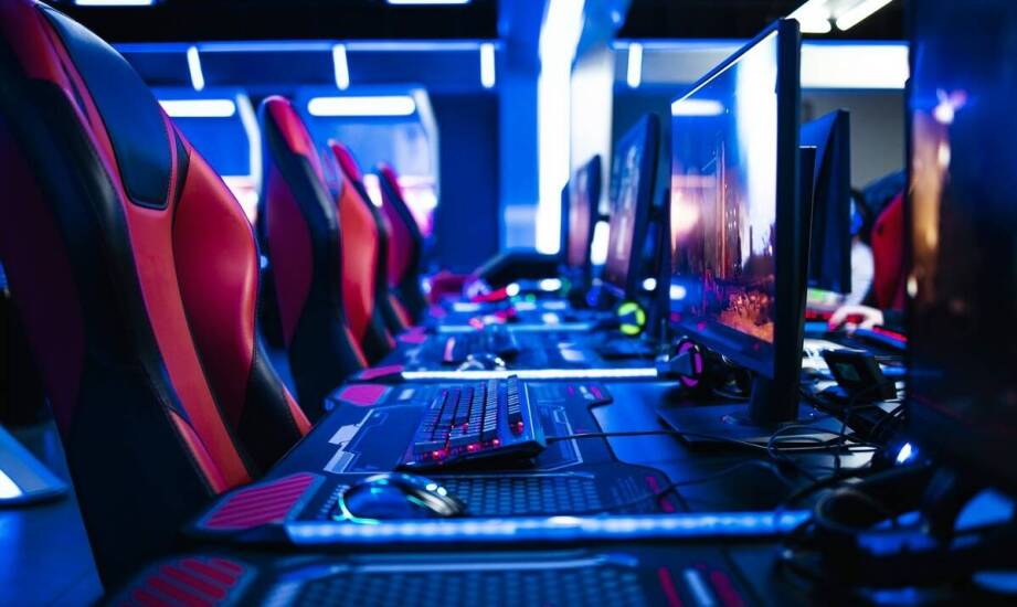 Sprzedaż online komputerowego sprzętu: Co oferuje sklep?