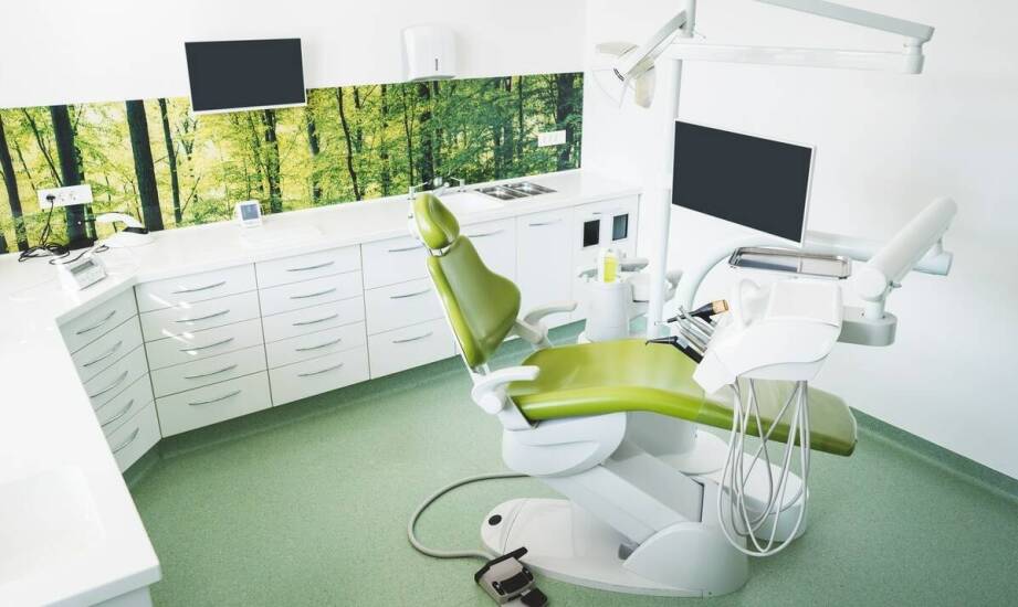 Wpływ lekkiego designu autoklawów na ergonomię pracy w gabinecie