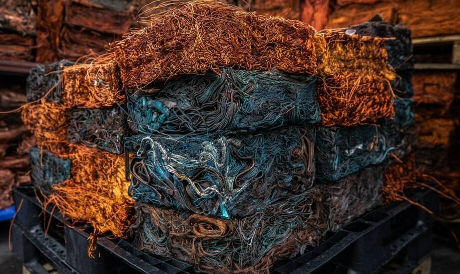 Jak ceny złomu kształtują współpracę z firmami przy odbiorze odpadów?