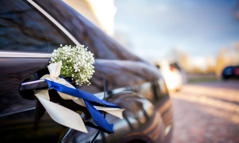 Jak dostosować pogrzebowe auto do indywidualnych potrzeb rodziny?