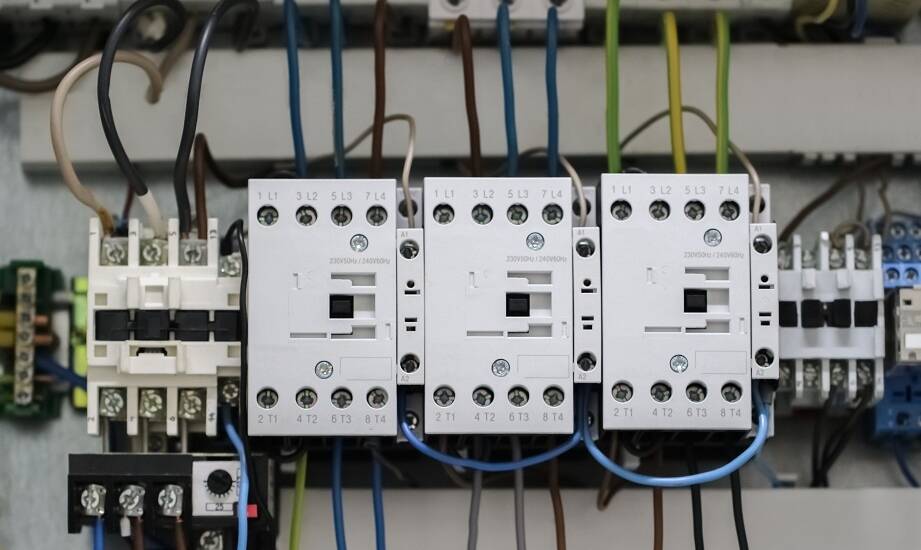 Optymalizacja zużycia energii elektrycznej w wspólnotach mieszkaniowych