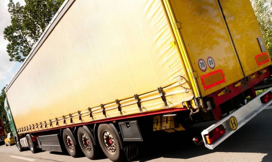 Wynajem przyczep a oszczędność czasu – jak zoptymalizować proces transportu?