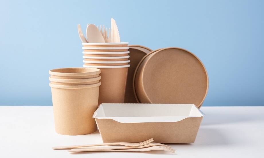 Jednorazowe naczynia z biodegradowalnych materiałów – czy warto?