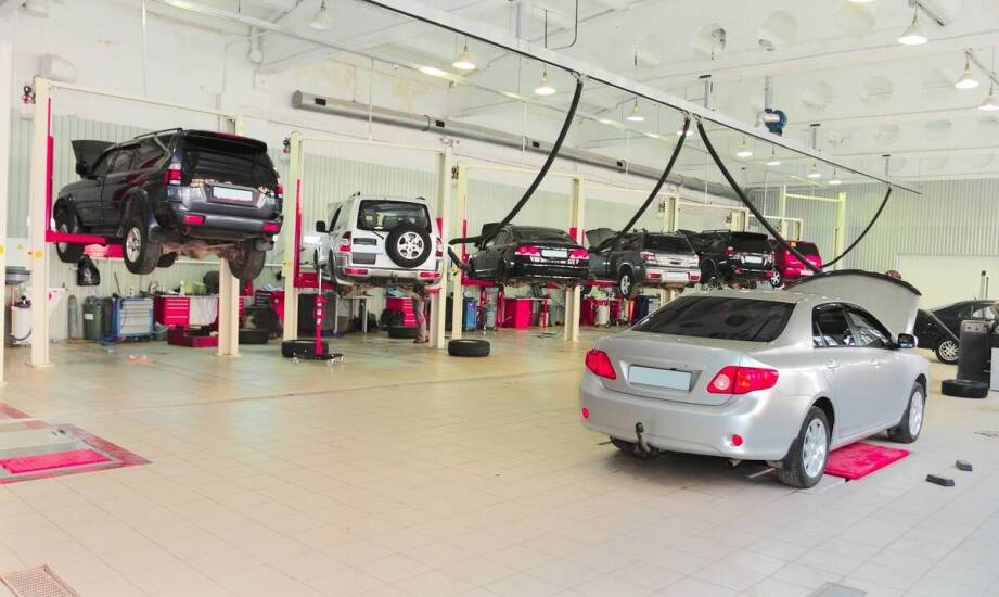 Oferta serwisowa dealera Toyoty w Poznaniu – co obejmuje pakiet usług?