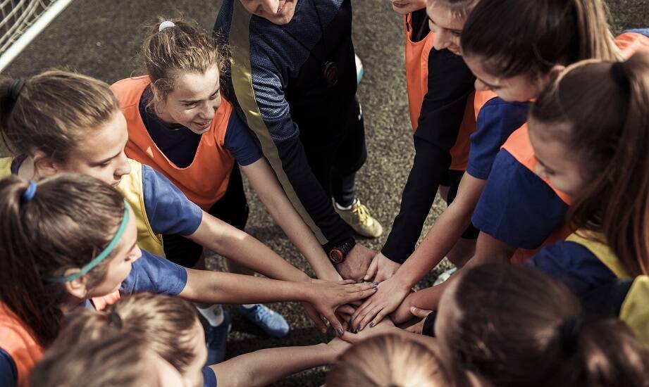 Wyzwania na sportowych obozach: jak pokonywać własne bariery?