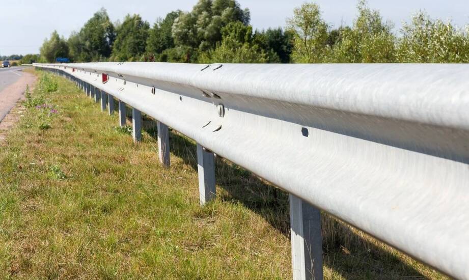 Rola betonowych krawężników w zapewnieniu bezpieczeństwa na drogach