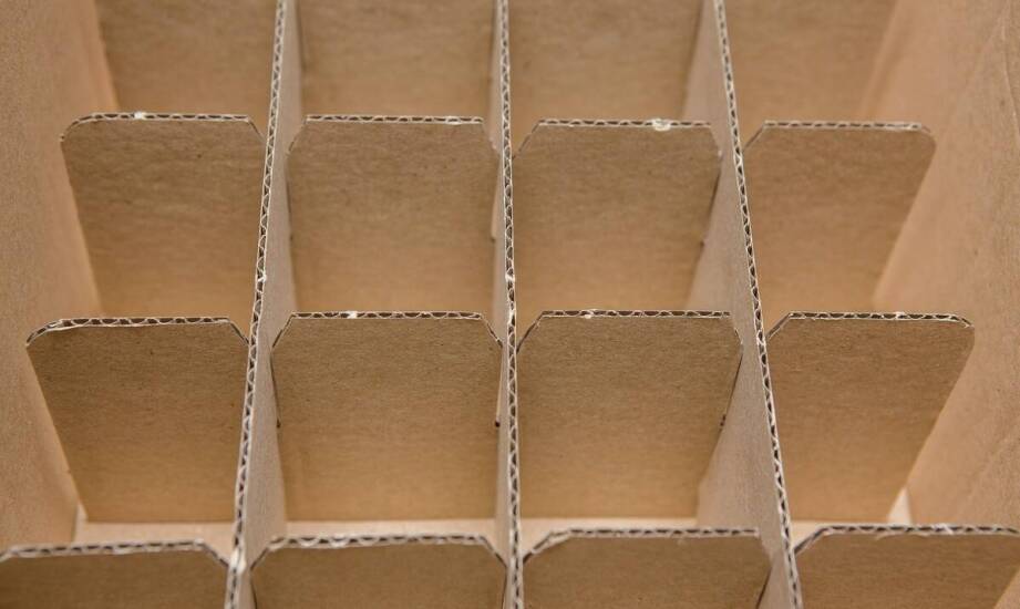 Jak dopasować kartonowe standy do specyfiki branży i produktu?