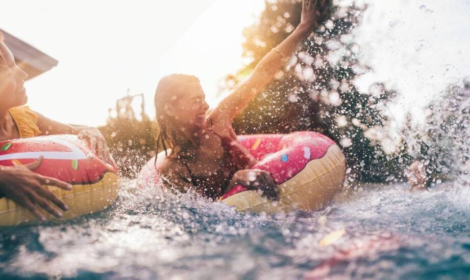 Jak łatwa instalacja wpływa na popularność wodnych placów do zabaw?