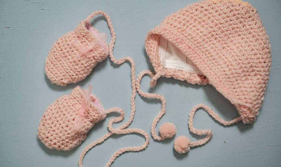 Przegląd najnowszych trendów: czapki dla niemowląt z pomponami