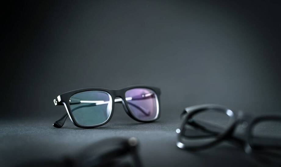 Zalety progresywnych okularów z powłoką antyrefleksyjną