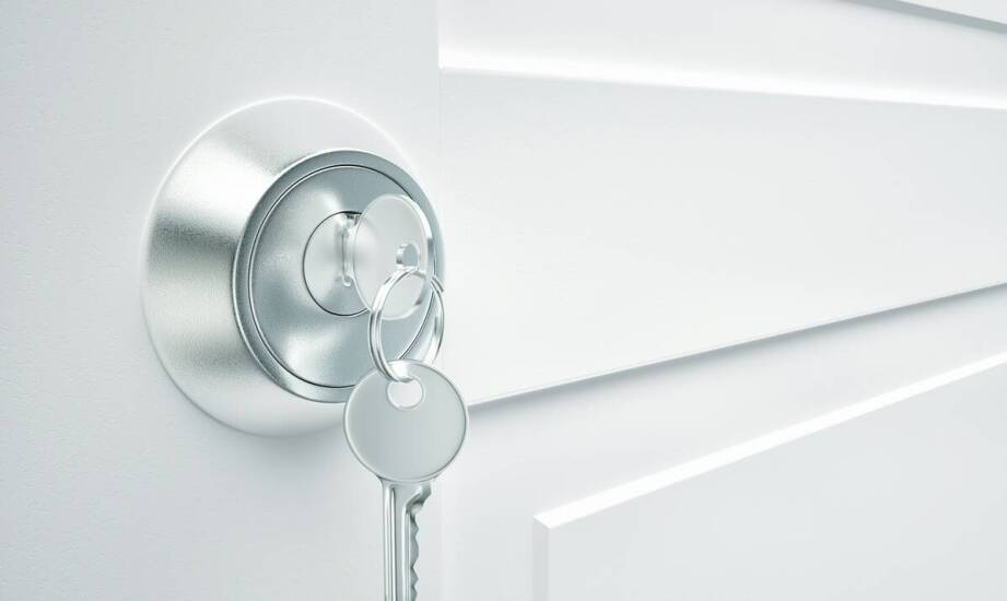 Czy zamek do metalowej szafy może być jednocześnie estetyczny i funkcjonalny?