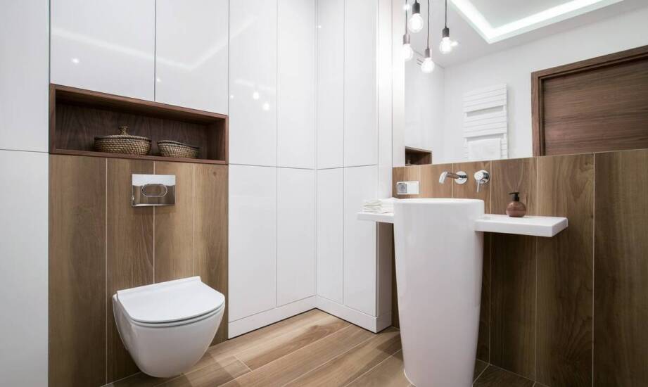 Jak odpowiednia kolorystyka wpływa na wygląd łazienkowych szafek na zamówienie?