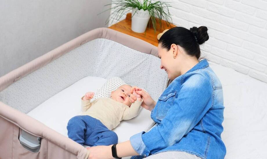 Jakie dodatkowe akcesoria do kojca mogą ułatwić życie dla rodziców?