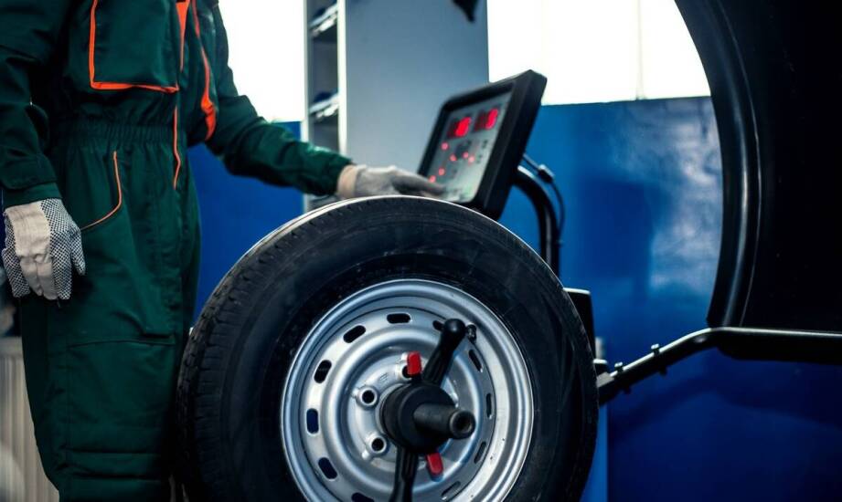 Wyposażenie warsztatu do wulkanizacji a przepisy BHP – co warto wiedzieć?