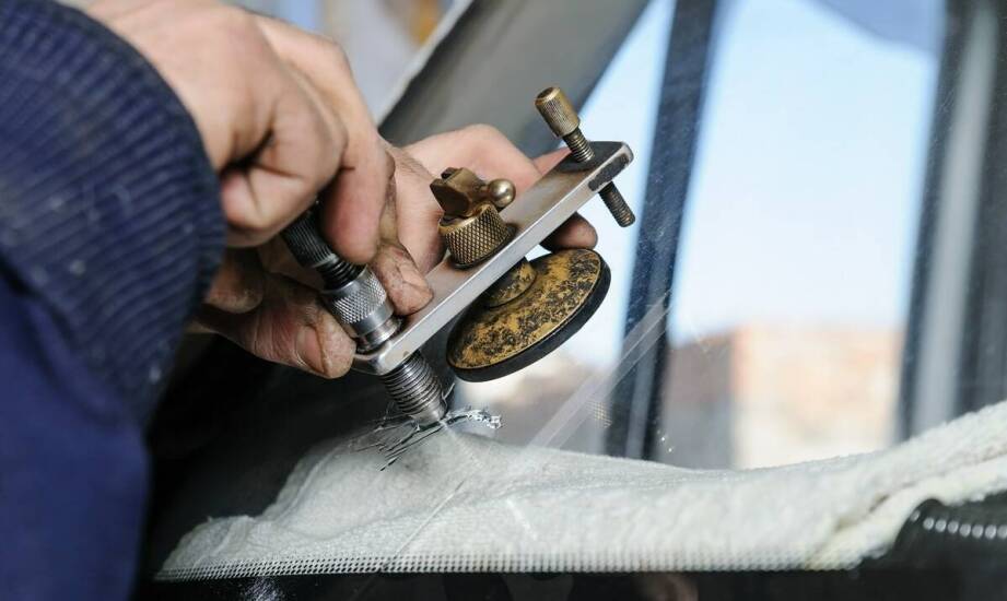 Szyba samochodowa na wymiar – dlaczego warto zainwestować w indywidualne rozwiązania?