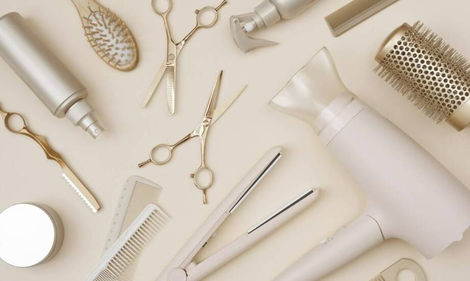 Przewodnik po akcesoriach do pielęgnacji i stylizacji syntetycznych peruk