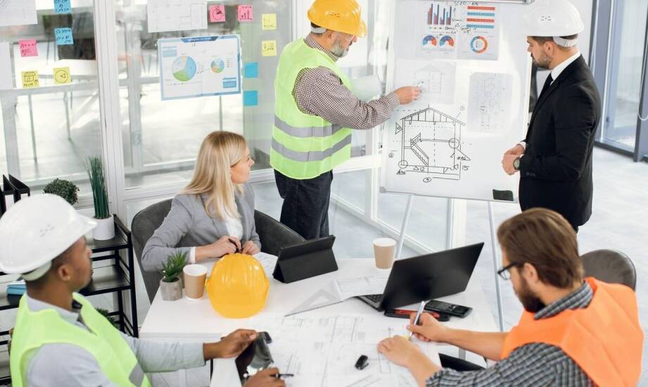 Znaczenie outsourcingu BHP w tworzeniu ewakuacyjnych planów dla firm