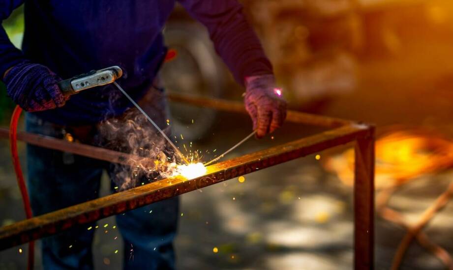 Jakie zastosowania ma elektrodowy uchwyt w nowoczesnym przemyśle?