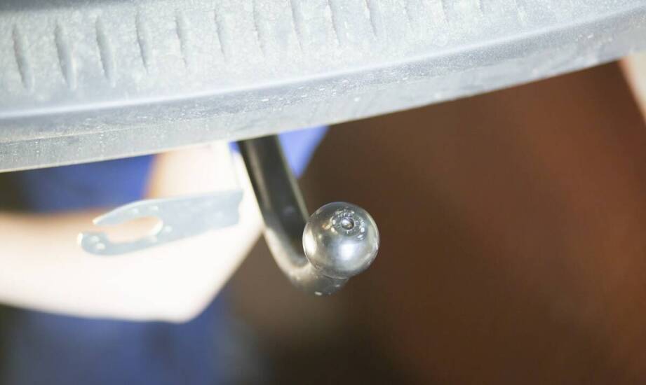 Jak osłonki na kulę haka holowniczego wpływają na jego trwałość?