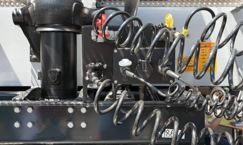 Poradnik: Jak dobrać siłownik wywrotu Hyva do specyficznych potrzeb transportowych?